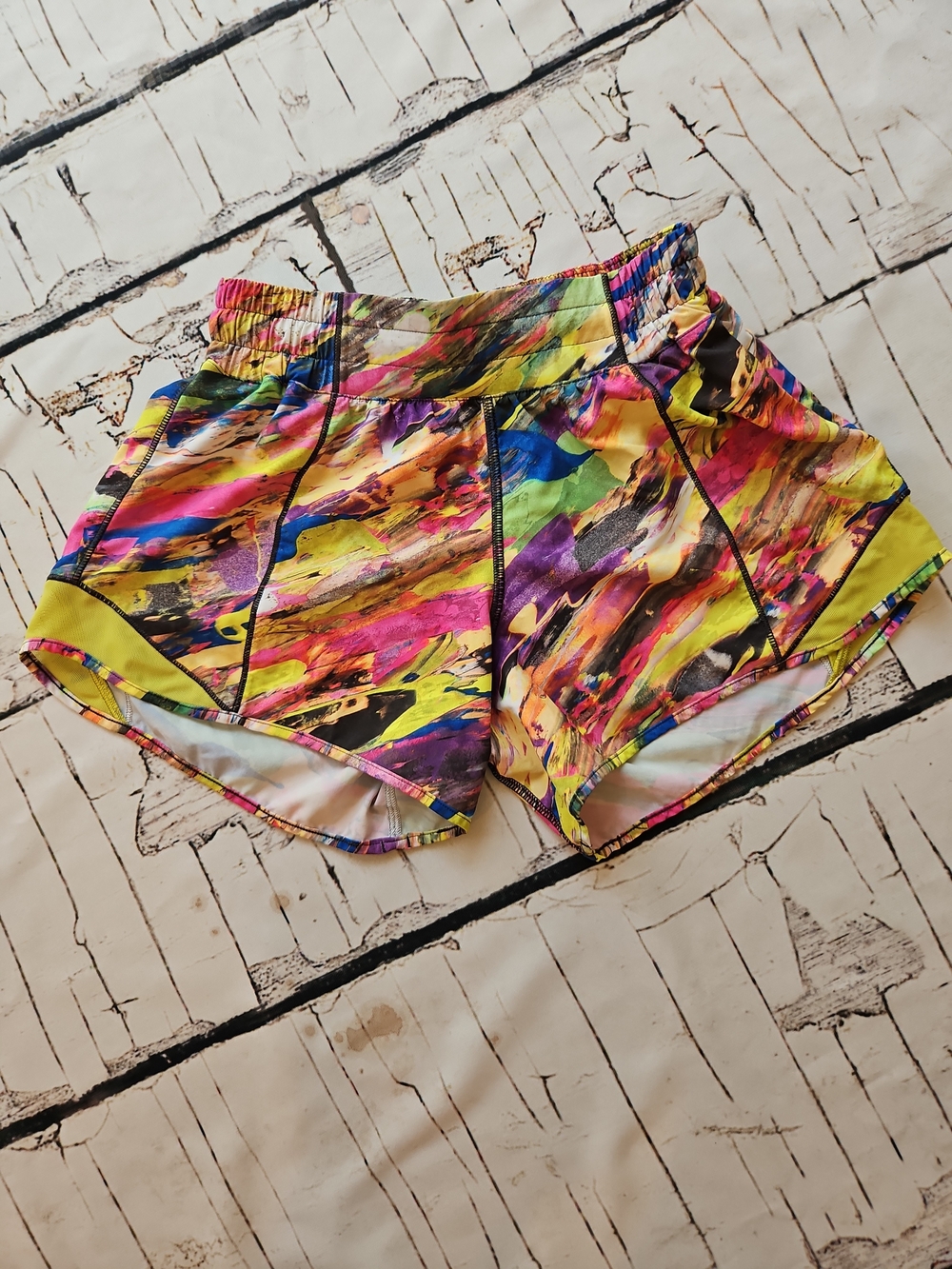 Lululemon Hotty Hot LR Short II Long 4" Catalyst Multi Neon Abstract Size 4